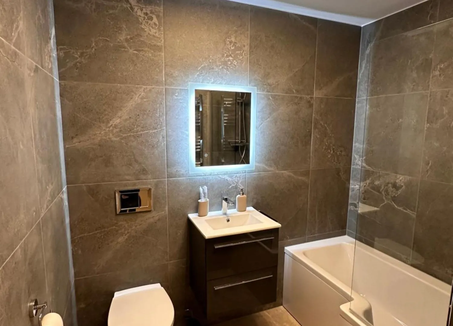 Aya'S Snaresbrook Apartment London
