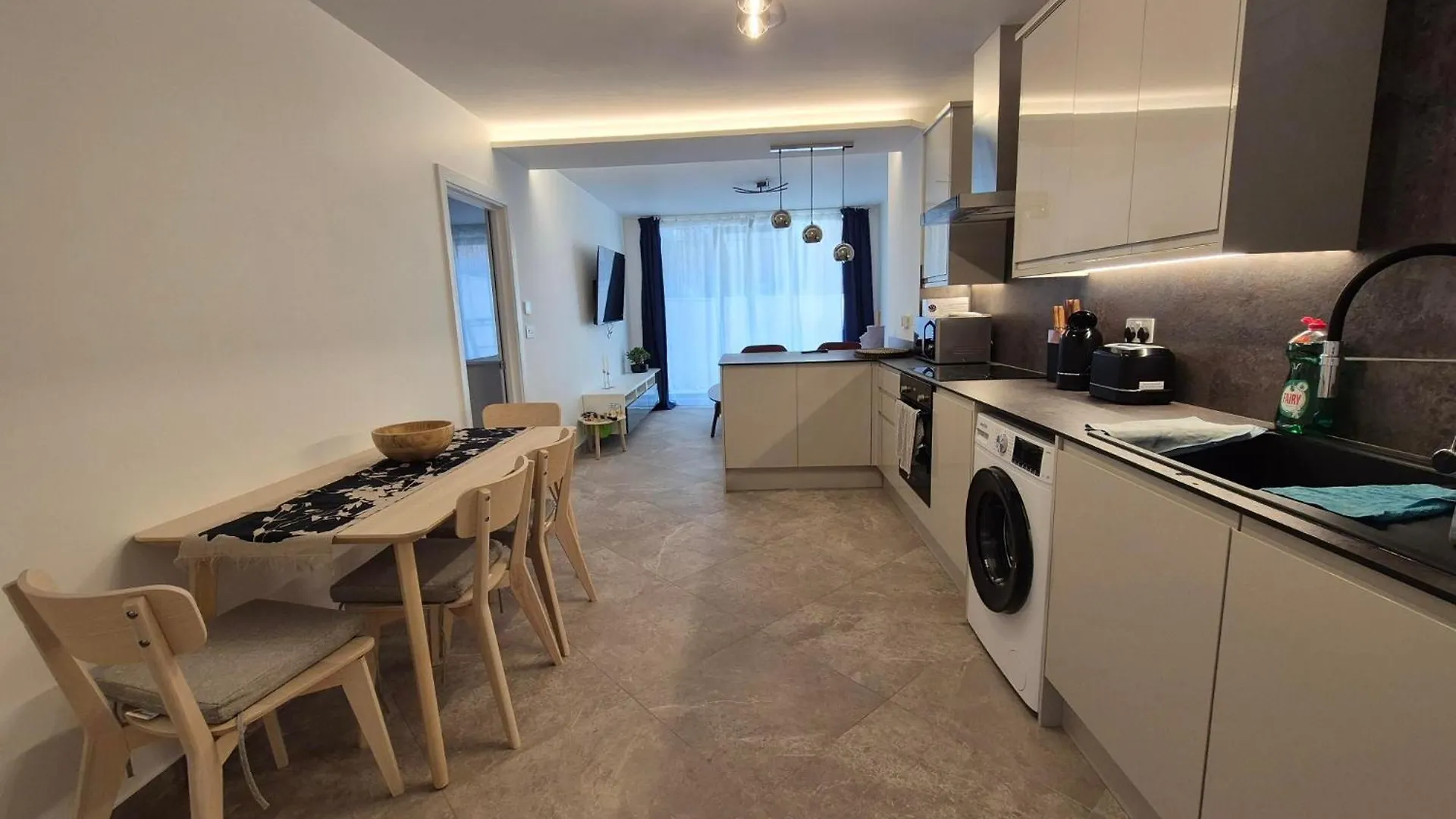 Aya'S Snaresbrook Apartment London